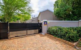 Cozy Cottage In Constantia